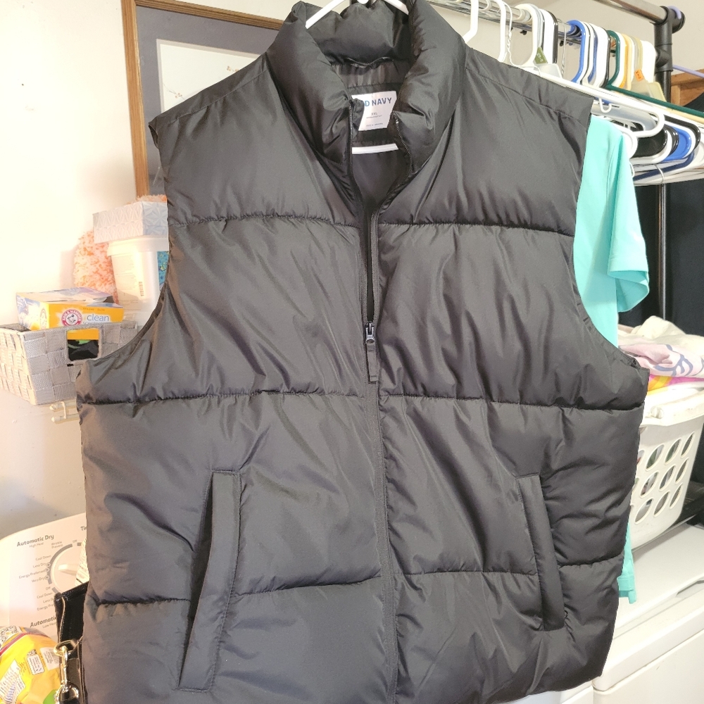 Old NAVY Black Quilted Vest for Cold Weather